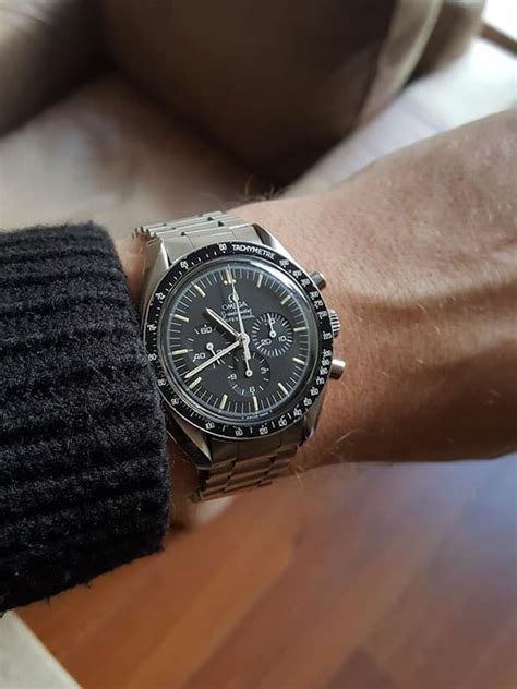 omega speedmaster size guide